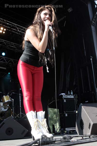 GABRIELLA CILMI - 2009-07-04 - CERGY - Base de Loisirs - 